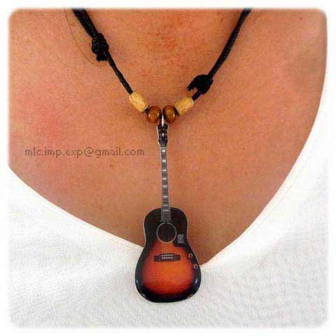 guitar-neck-lace